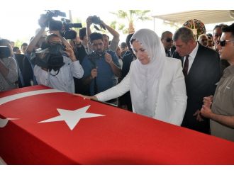 Şehidin cenazesine Meral Akşener de katıldı