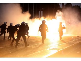 Yunanistan karıştı