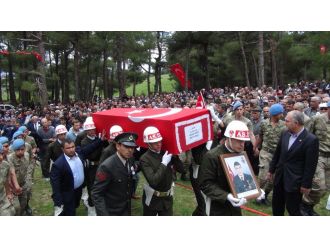 Adanalı şehidi binlerce kişi uğurladı