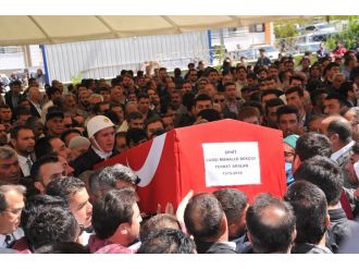 Şehide gözü yaşlı veda