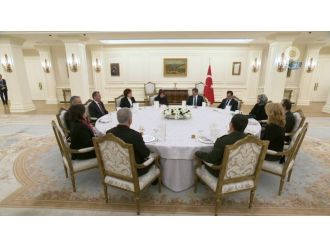 Davutoğlu’ndan yüksek yargı kurumları başkanlarına yemek