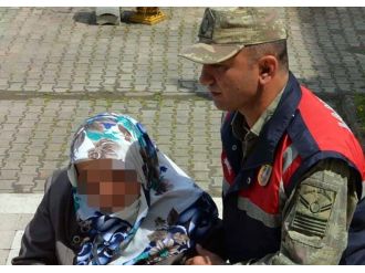 75 yaşındaki kocasını öldürdü