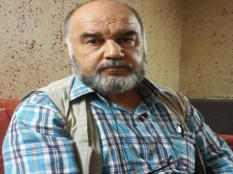 40 GÜNDÜR ÖLMEDİĞİNİ İSPATA ÇALIŞIYOR