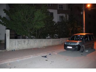 Uzman çavuş kız arkadaşının kapısının önünde intihar etti