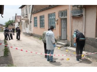 İntikam için 2 çocuğu vurdu