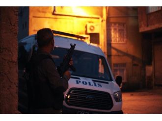 Adana’da terör operasyonu: 20 gözaltı