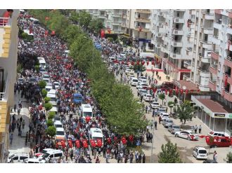 Gaziantepli şehidi binlerce kişi uğurladı
