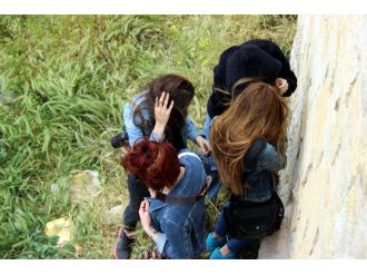 Üniversiteli kızlar kale burçlarında mahsur kaldı