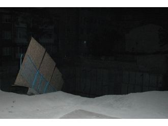 Otel inşaatının temelinde çökme