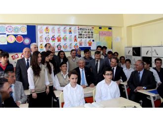 Öğrencinin AB sorusu Bakan’ı güldürdü