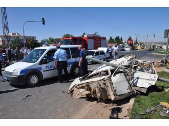Otomobil hurdaya döndü: 1 ölü, 1 ağır yaralı