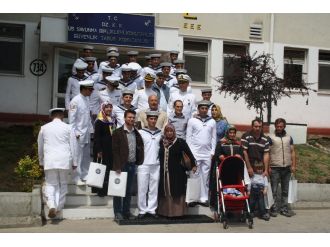 Mehmetçikler ailelerini misafir etti