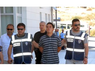 Annesini katleden gençten kan donduran ifade