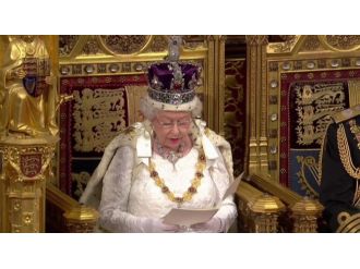 İngiliz Parlamentosunu Kraliçe açtı