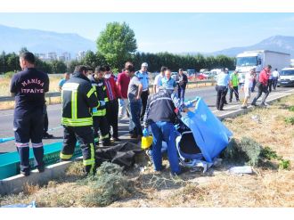 Kontrolden çıkan kamyon belediye işçilerine çarptı: 3 ölü