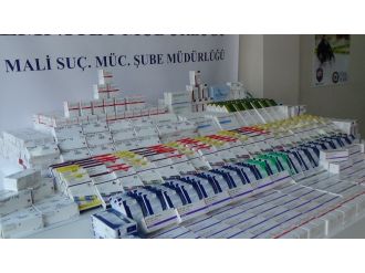 Sahte reçete operasyonunda ilaçlar sergilendi