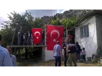 Şehidin baba ocağına ateş düştü