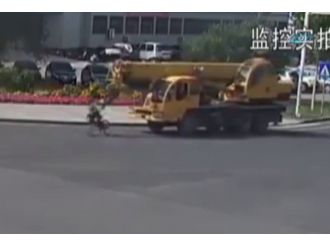 Vinç az kalsın kadını eziyordu