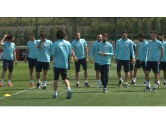 Millilerin İngiltere mesaisi sürüyor