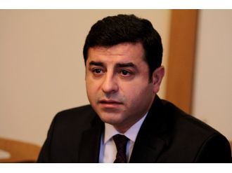 Demirtaş: "Darbeye karşıyım diyen 52 milletvekili varsa imza atsın"