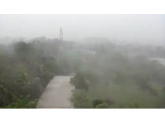 Bangladeş’i kasırga vurdu: 5 ölü