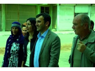 Vatandaşlar HDP’li vekillerin elini bile sıkmadı!