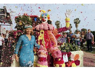 Rusya krizine rağmen karnaval havasında Çiçek Festivali