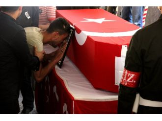 Şehide gözü yaşlı veda