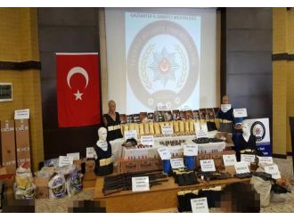 DAEŞ operasyonlarında canlı bomba yelekleri ele geçirildi