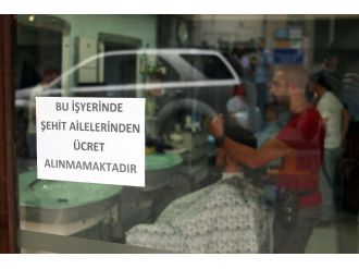 Bu berberde şehit ailelerinden para alınmıyor