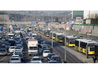 İstanbul’da trafik durma noktasına geldi