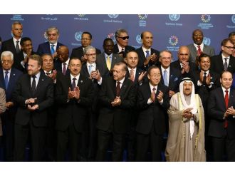 Liderler aile fotoğrafı çektirdi