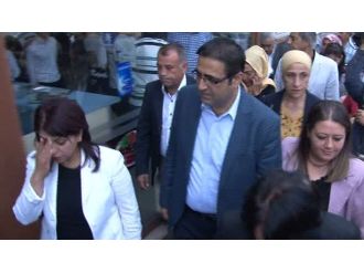 HDP’li vekilleri Sur esnafından polis korudu