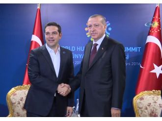 Yunan mevkidaşıyla görüştü