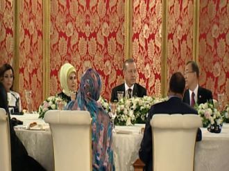 Cumhurbaşkanı Erdoğan’dan liderler onura yemek