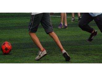 Savcı halı sahada kalbine yenik düştü