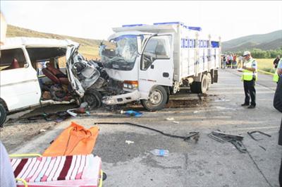 Yozgatta trafik kazası: 2 ölü, 10 yaralı