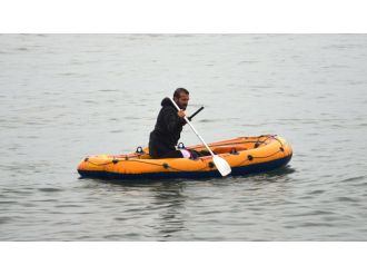 Denize atlayan kadını polis kurtardı