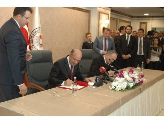 Bakanlıkta devir teslim töreni