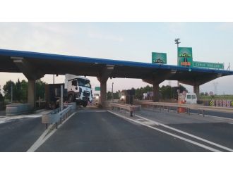 TEM’de korkunç kaza: 3 yaralı