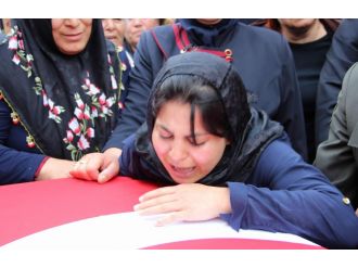 Şehit eşinin feryadı yürekleri burktu
