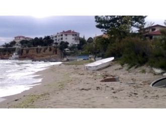 Büyükçekmece’de denize giren 2 liseli boğuldu