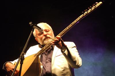 Onur Akın Bandırmayı salladı