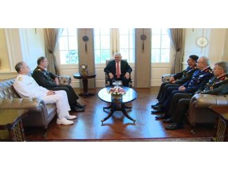 Başbakan sıfatıyla ilk kez komutanları kabul etti