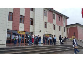 Davada taraflar birbirine girdi: 3 yaralı