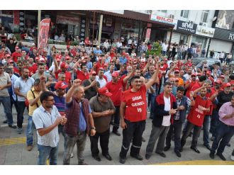 İşçiler belediyenin kapısına dayandı