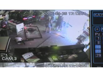 Babanın refleksi bebeğinin hayatını kurtardı:  İşte o anlar