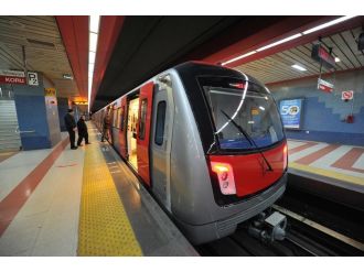 Başkan Gökçek açıkladı: Metro sefer saatleri uzatıldı