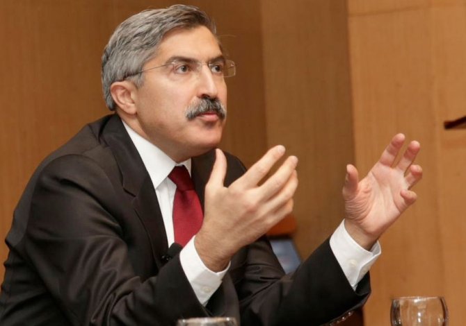 Hüseyin Yayman görevini devam ettiriyor