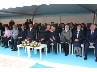 Protokol hatasına Cumhurbaşkanı müdahale etti